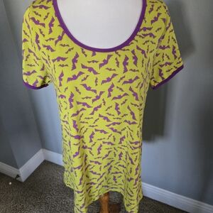 Halloween LuLaRoe Yellow and Purple Bat Print Short Sleeve Top
